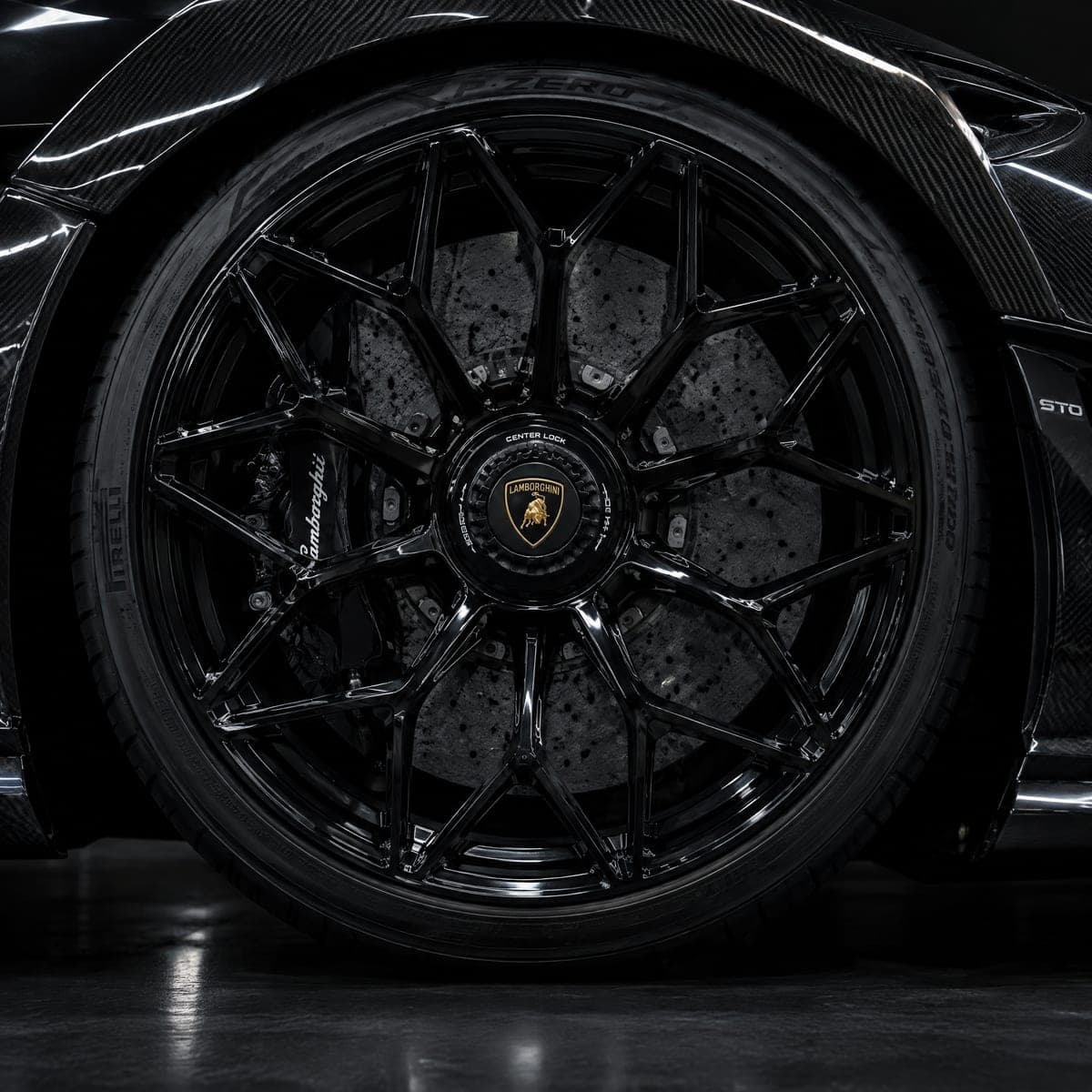 Close-up of a Lamborghini Huracán STO forged wheel